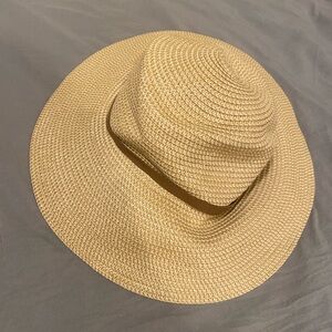 Sunday best (Aritzia) summer/beach hat
